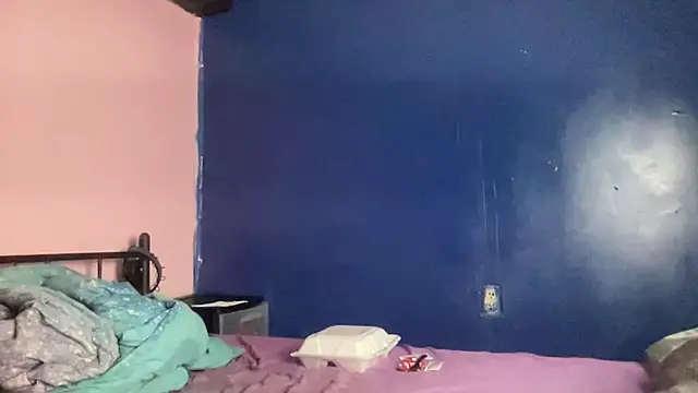 queenalliyahalecia online show from December 21, 2025, 8:49 pm