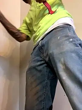 Snapshot of kingNQueen1211 chatting on December 19, 2025, 3:19 pm kingNQueen1211 online show from December 19, 2025, 3:19 pm