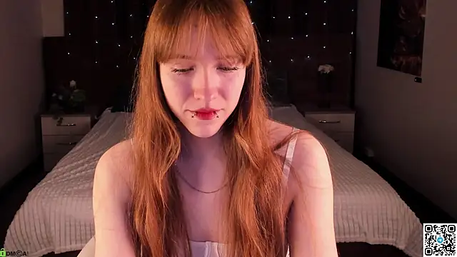 Snapshot of EmmaPratt chatting on April 4, 2026, 12:31 am EmmaPratt online show from April 4, 2026, 12:31 am