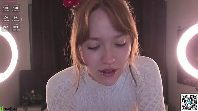 Snapshot of EmmaPratt chatting on April 11, 2026, 12:37 am EmmaPratt online show from April 11, 2026, 12:37 am