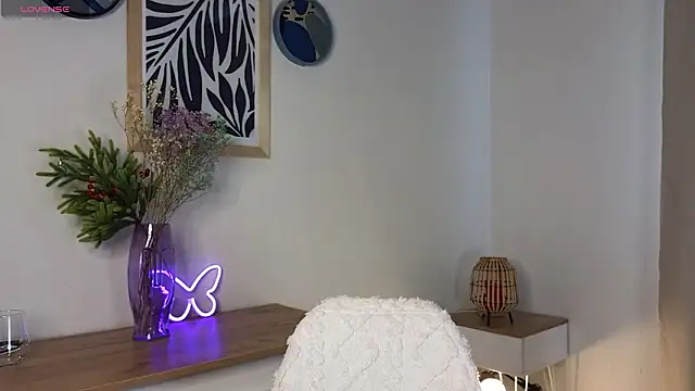 natur ella online show from March 19, 2026, 1:04 pm