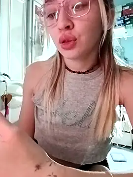 soylulita07 online show from February 8, 2026, 4:38 am