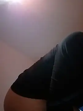 Olivassl22 online show from May 19, 2026, 7:42 pm
