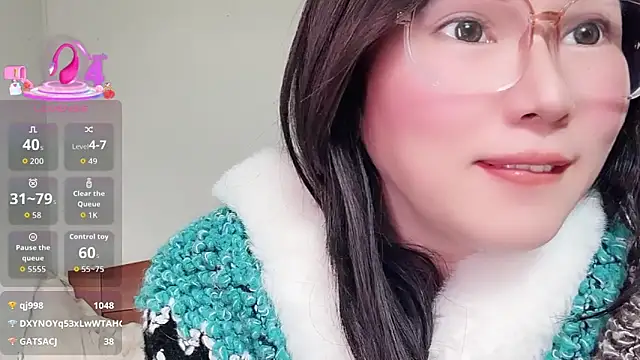 LIQINQIN-77 online show from December 13, 2025, 7:53 pm