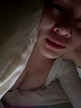 LIQINQIN-77 online show from December 21, 2025, 6:37 pm