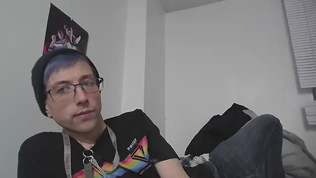 Snapshot of AskAveryAnything chatting on December 19, 2025, 2:07 am AskAveryAnything online show from December 19, 2025, 2:07 am