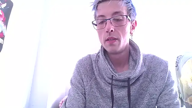 Snapshot of AskAveryAnything chatting on December 20, 2025, 8:16 pm AskAveryAnything online show from December 20, 2025, 8:16 pm