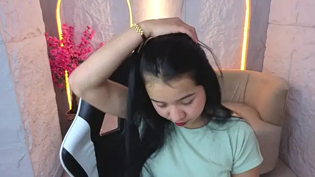 Sofi Adams Tx online show from December 15, 2025, 1:26 pm