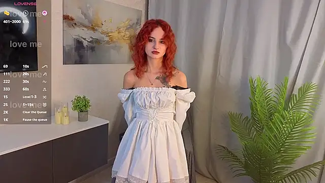 NaidaGresco online show from December 19, 2025, 3:02 am