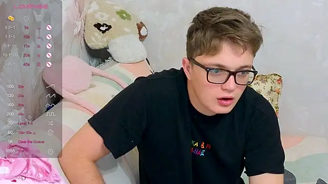 robertkingsize online show from December 15, 2025, 3:49 pm