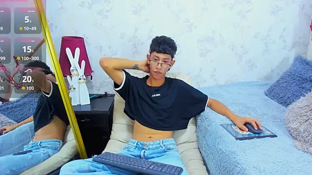 NoaMillers online show from December 22, 2025, 8:17 pm