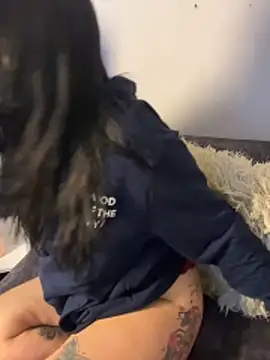 Lunaclarx online show from December 15, 2025, 12:20 pm