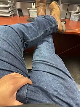 Cvigil online show from December 18, 2025, 8:37 pm