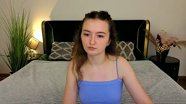 CyrenaLuxe online show from May 11, 2026, 7:33 pm
