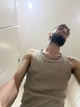 Juliann69Ramiro online show from April 2, 2026, 8:06 pm