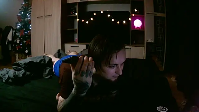 punksshow online show from December 17, 2025, 3:18 pm