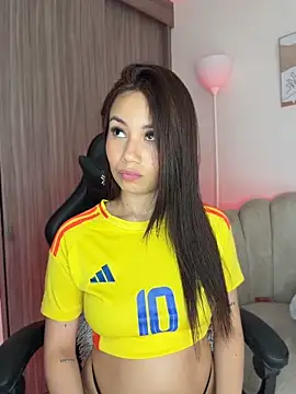 Tamaraserra online show from June 17, 2026, 7:04 pm
