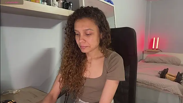 Sunshineegirll online show from March 26, 2026, 8:14 pm