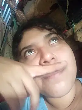 Snapshot of Rousse_uwu chatting on February 3, 2026, 10:26 pm Rousse uwu online show from February 3, 2026, 10:26 pm