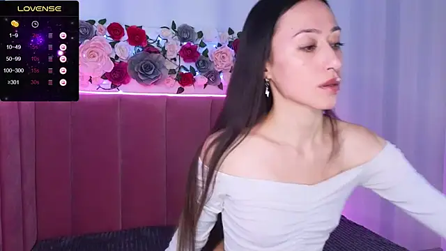 Snapshot of BellaNight chatting on December 16, 2025, 5:01 am BellaNight online show from December 16, 2025, 5:01 am