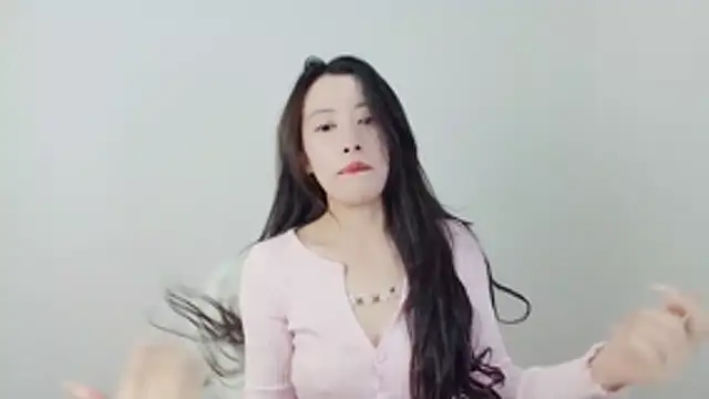 Snapshot of TXMIT chatting on February 25, 2026, 12:37 pm TXMIT online show from February 25, 2026, 12:37 pm