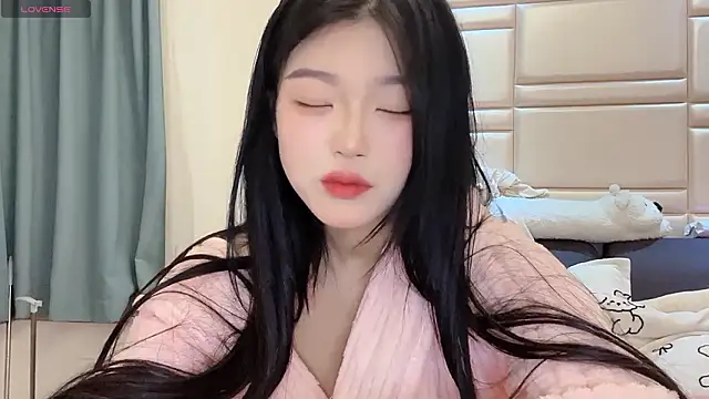 xiaoxia999 online show from February 3, 2026, 12:21 pm