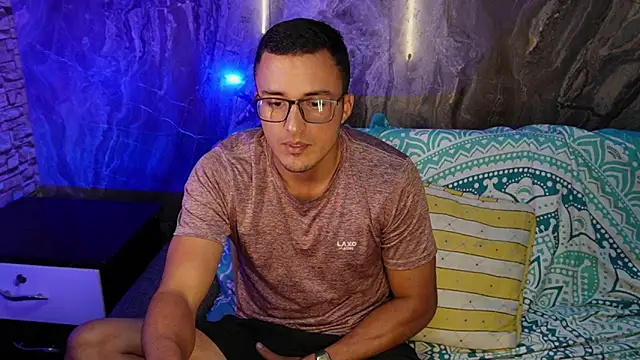 Sebas Gerrero online show from December 21, 2025, 1:13 am