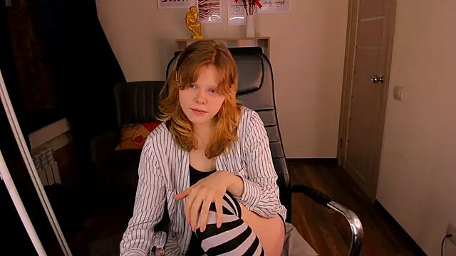 Snapshot of Soft_Flame chatting on April 18, 2026, 7:07 pm Soft Flame online show from April 18, 2026, 7:07 pm
