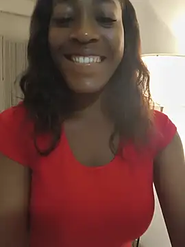Snapshot of Sophia_Moons_ chatting on July 20, 2026, 12:03 am Sophia Moons online show from July 20, 2026, 12:03 am