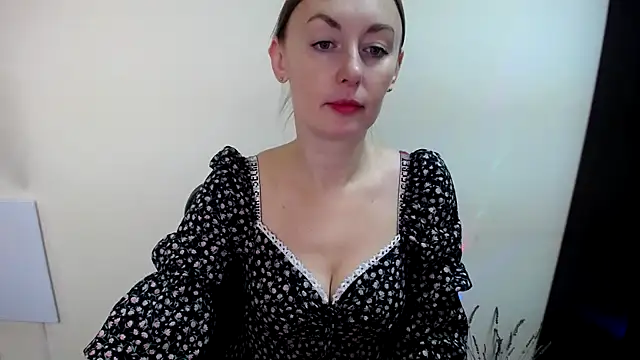 Snapshot of LiaSeass_ chatting on December 17, 2025, 9:04 am LiaSeass online show from December 17, 2025, 9:04 am