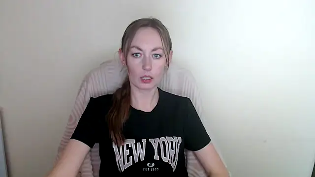 LiaSeass  online show from May 3, 2026, 1:17 pm
