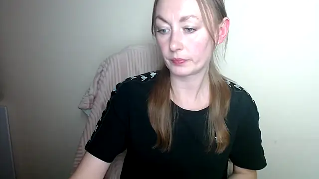 LiaSeass  online show from May 5, 2026, 12:24 pm