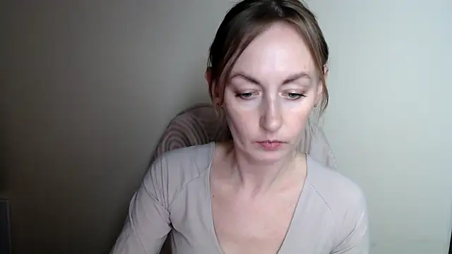 LiaSeass  online show from June 6, 2026, 12:43 pm