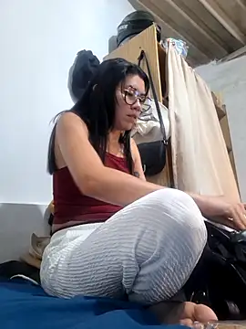 Yelena 77 online show from April 13, 2026, 10:37 pm