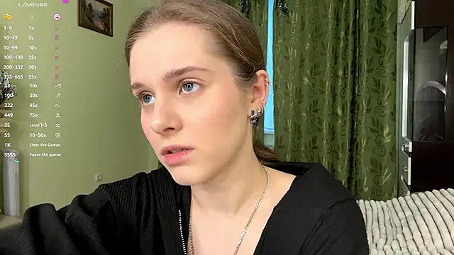 MiaBlanko online show from January 9, 2026, 8:17 am