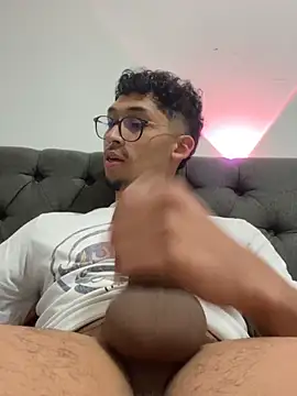 Snapshot of toritoga chatting on March 21, 2026, 3:11 am toritoga online show from March 21, 2026, 3:11 am