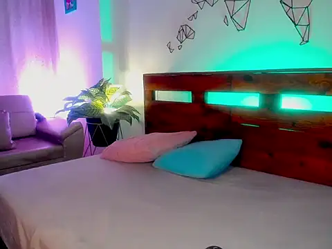 Catalinajoyful online show from March 13, 2026, 3:35 am