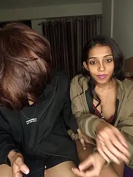 Night Moon2 online show from December 17, 2025, 11:33 pm