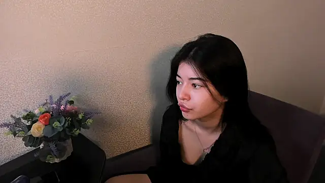 Snapshot of LisaColee chatting on May 6, 2026, 8:08 am LisaColee online show from May 6, 2026, 8:08 am