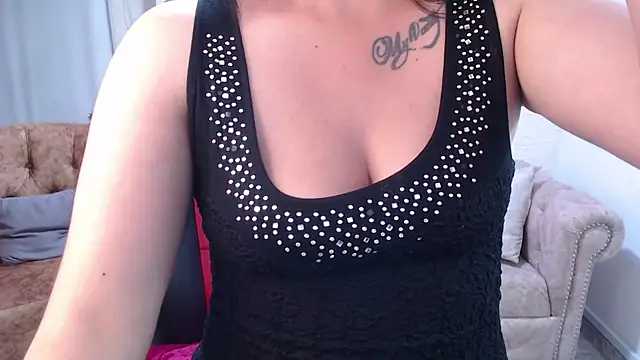 amanda rousee online show from May 7, 2026, 3:34 am