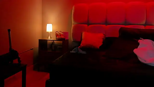 Snapshot of veromilff chatting on March 8, 2026, 2:04 am veromilff online show from March 8, 2026, 2:04 am