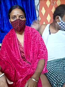 Snapshot of Mr-Mrs-couple chatting on December 16, 2025, 6:46 pm Mr-Mrs-couple online show from December 16, 2025, 6:46 pm