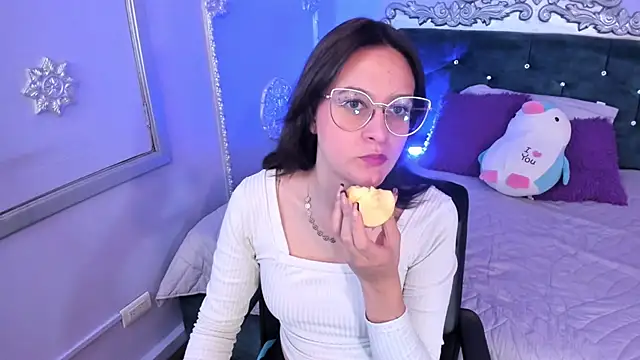 VioletSantana online show from December 16, 2025, 7:41 pm