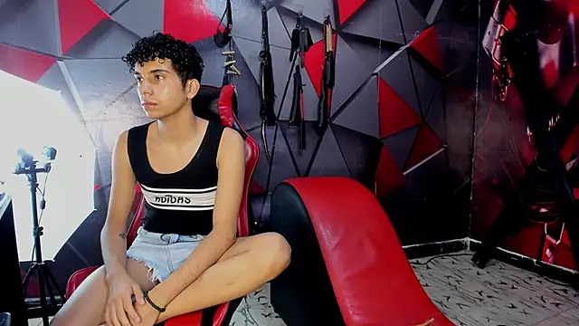 Hot Boys Without Limits online show from January 18, 2026, 3:54 am