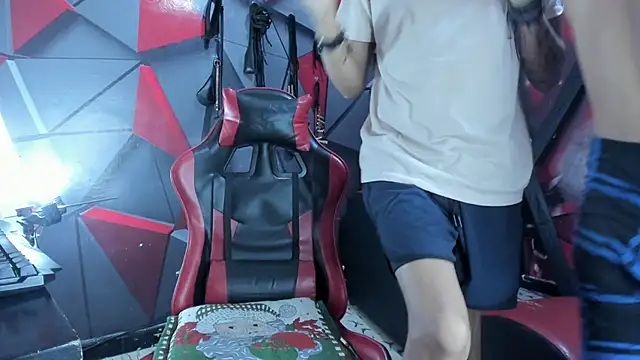 Hot Boys Without Limits online show from February 1, 2026, 4:00 am