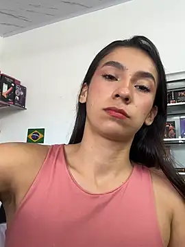 Snapshot of lunaluxury22 chatting on July 7, 2026, 2:21 pm lunaluxury22 online show from July 7, 2026, 2:21 pm