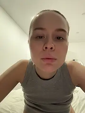 Nicole Loving online show from December 17, 2025, 9:54 pm