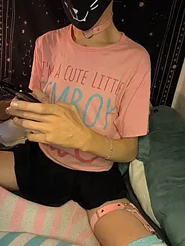 Femboitea-official online show from December 15, 2025, 10:25 pm