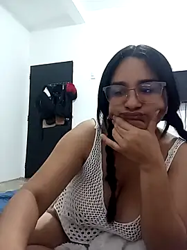 Snapshot of florglair2016 chatting on January 10, 2026, 7:37 pm florglair2016 online show from January 10, 2026, 7:37 pm