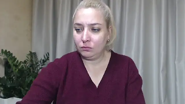 Snapshot of sweetpussy13 chatting on September 30, 2025, 5:56 am sweetpussy13 online show from September 30, 2025, 5:56 am